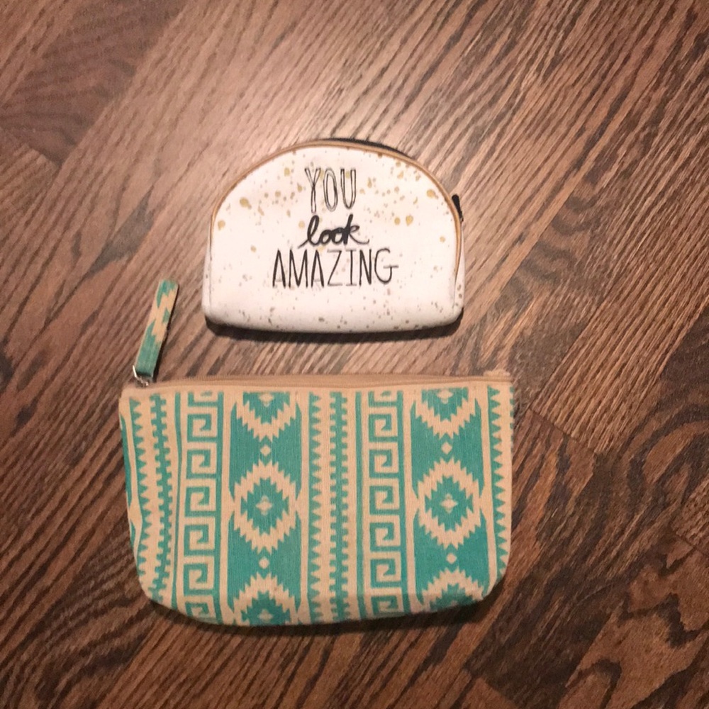 2 makeup bags